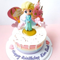 Bánh Elsa Cầu Vồng