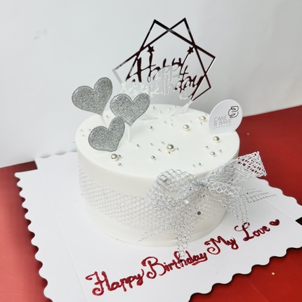 Bánh " Tình yêu màu trắng"