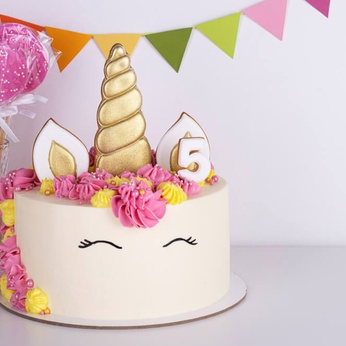 Bánh kem sữa chua Unicorn