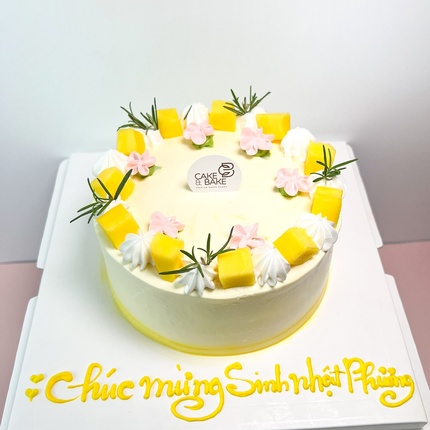 Bánh Kem Sữa Chua Xoài Hoa Cherry