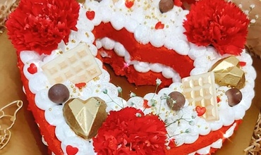 Thanh lịch và sang trọng với bánh kem sinh nhật Red Velvet