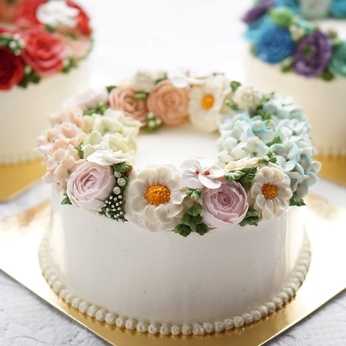 Bánh hoa trang nhã pastel